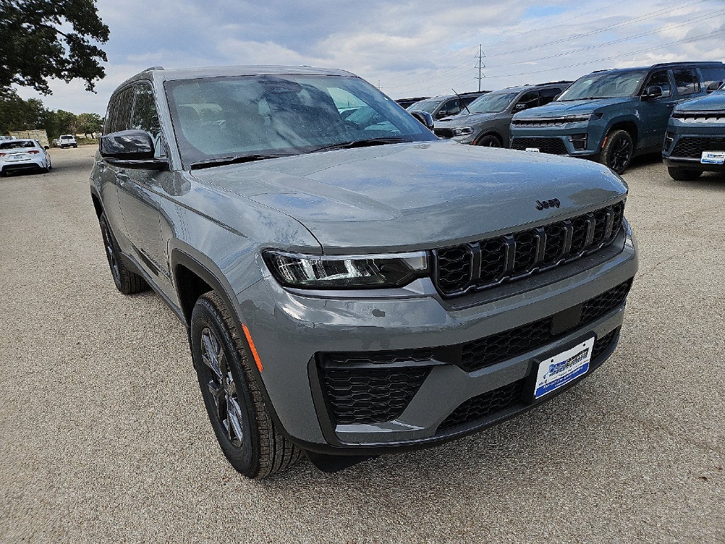 2027 Jeep Grand Cherokee GRAND CHEROKEE LAREDO ALTITUDE 4X4