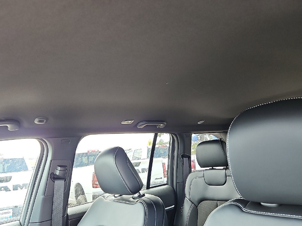 2027 Jeep Grand Cherokee GRAND CHEROKEE LAREDO ALTITUDE 4X4