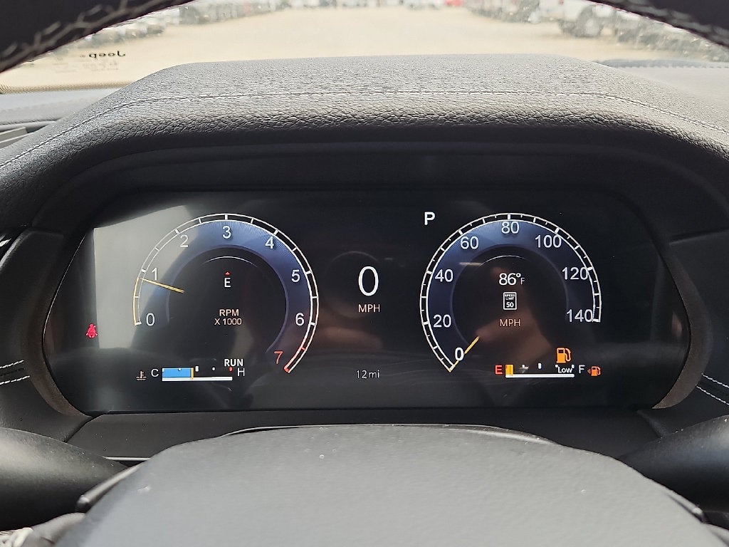 2027 Jeep Grand Cherokee GRAND CHEROKEE LAREDO ALTITUDE 4X4