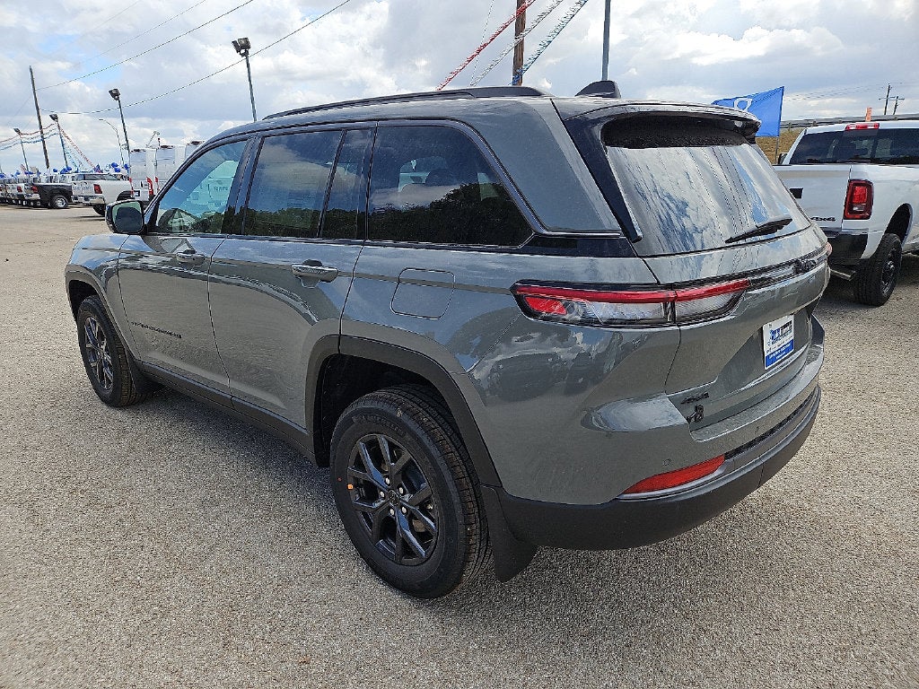 2027 Jeep Grand Cherokee GRAND CHEROKEE LAREDO ALTITUDE 4X4