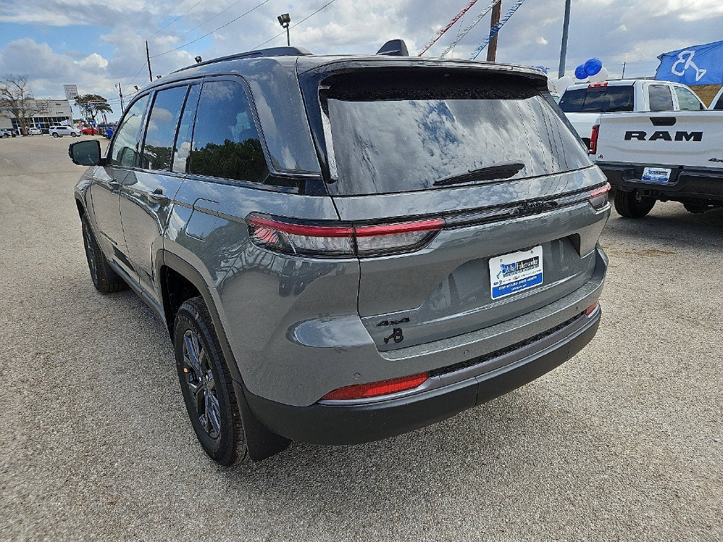 2027 Jeep Grand Cherokee GRAND CHEROKEE LAREDO ALTITUDE 4X4
