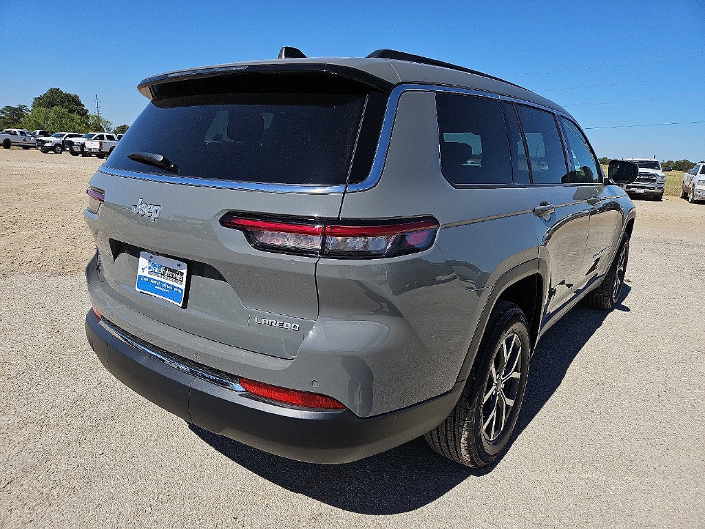 2027 Jeep Grand Cherokee GRAND CHEROKEE L LAREDO X 4X2