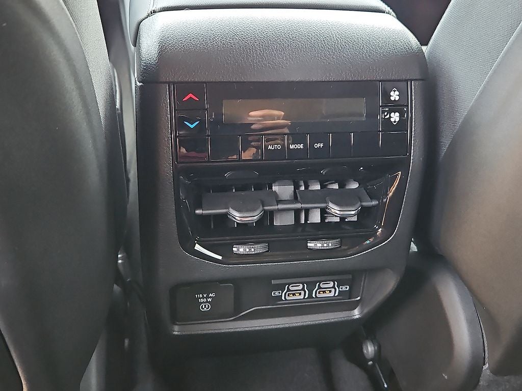 2026 Jeep Grand Cherokee GRAND CHEROKEE L LAREDO X 4X4