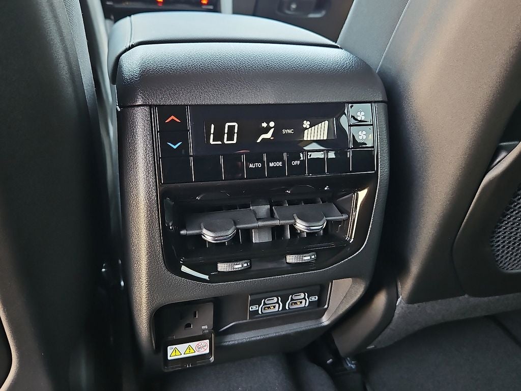 2026 Jeep Grand Cherokee GRAND CHEROKEE L LAREDO X 4X4