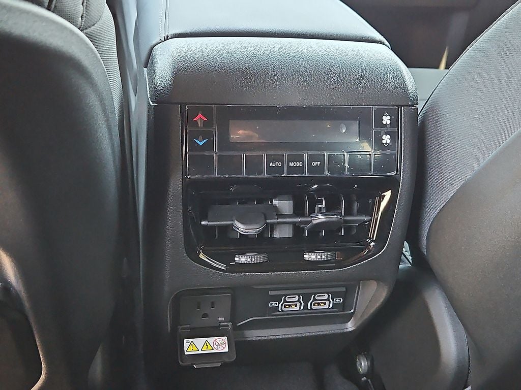 2026 Jeep Grand Cherokee GRAND CHEROKEE L LAREDO X 4X4