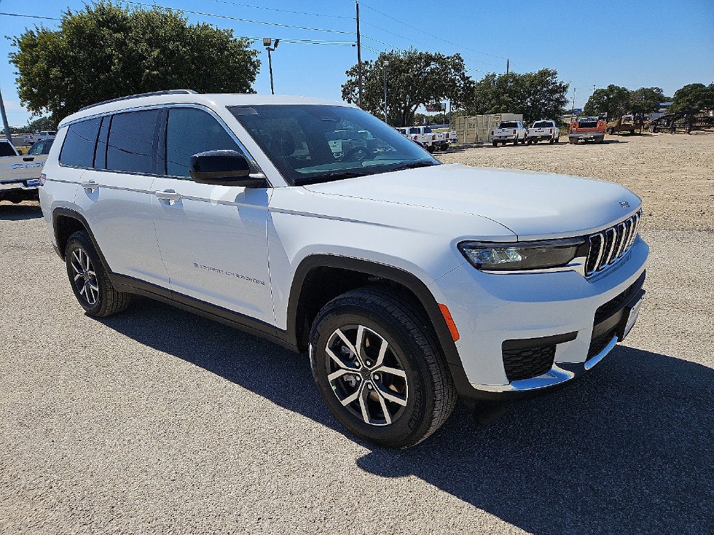 2027 Jeep Grand Cherokee GRAND CHEROKEE L LAREDO X 4X4