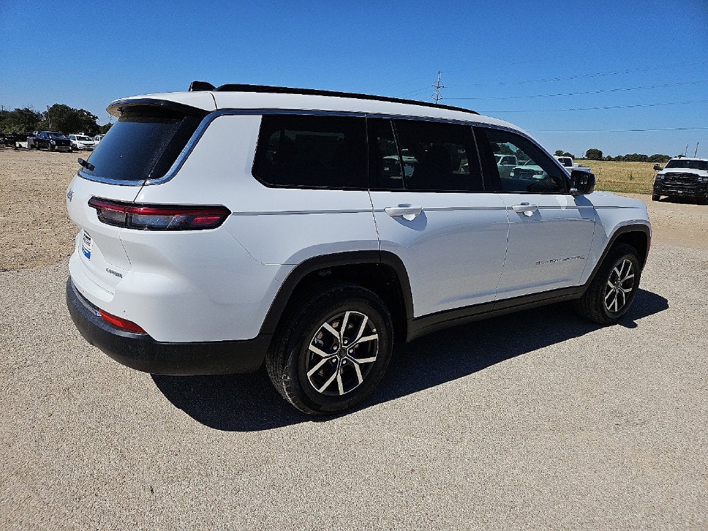 2027 Jeep Grand Cherokee GRAND CHEROKEE L LAREDO X 4X4