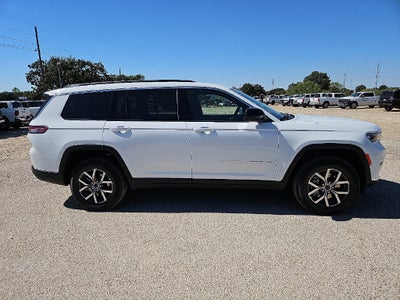 2027 Jeep Grand Cherokee GRAND CHEROKEE L LAREDO X 4X4