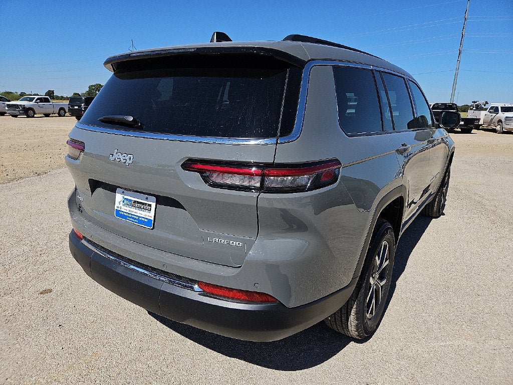 2027 Jeep Grand Cherokee GRAND CHEROKEE L LAREDO X 4X4