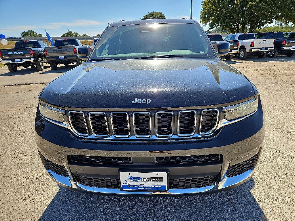 2027 Jeep Grand Cherokee GRAND CHEROKEE L LAREDO X 4X4