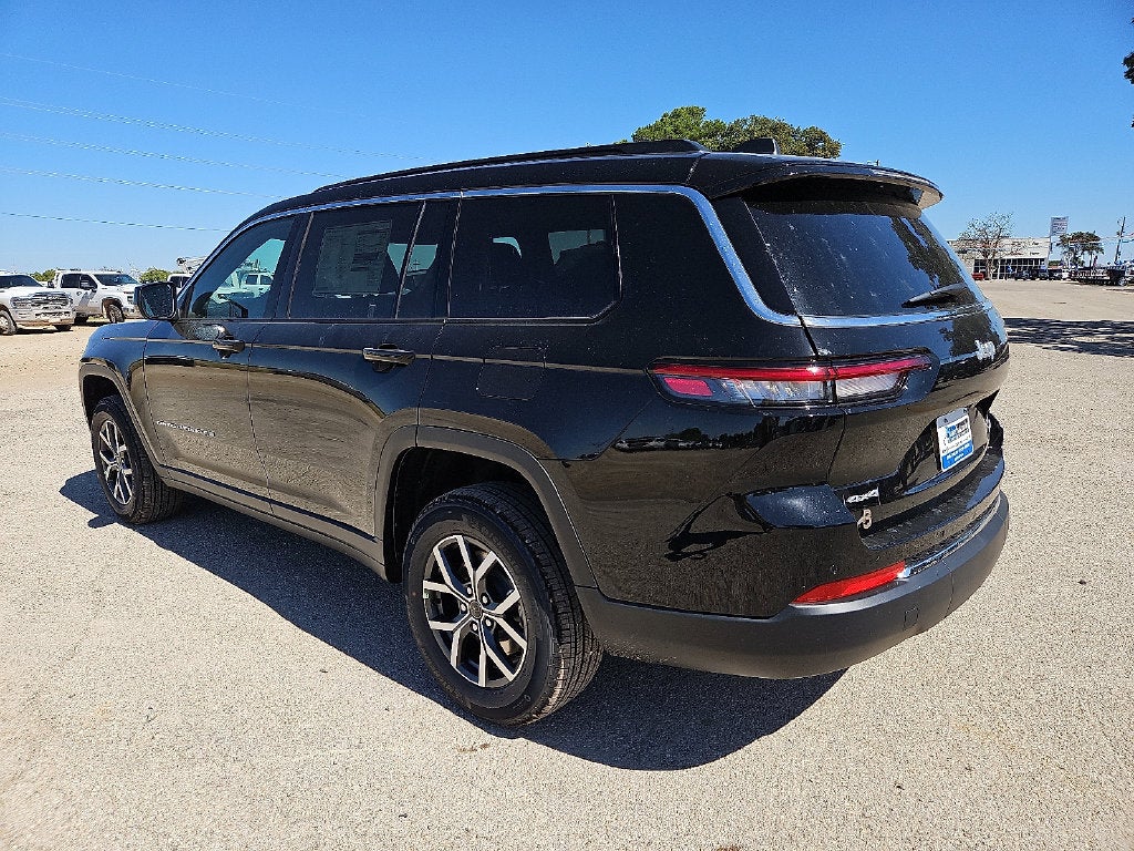 2027 Jeep Grand Cherokee GRAND CHEROKEE L LAREDO X 4X4