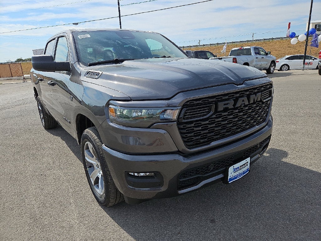 2027 RAM 1500 RAM 1500 EXPRESS CREW CAB 4X2 5'7' BOX