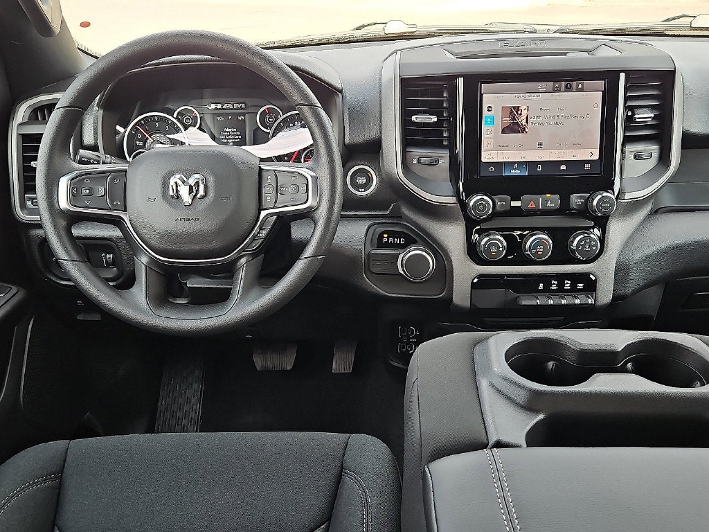2027 RAM 1500 RAM 1500 EXPRESS CREW CAB 4X2 5'7' BOX