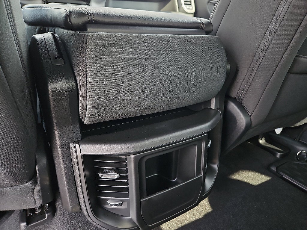 2027 RAM 1500 RAM 1500 EXPRESS CREW CAB 4X2 5'7' BOX