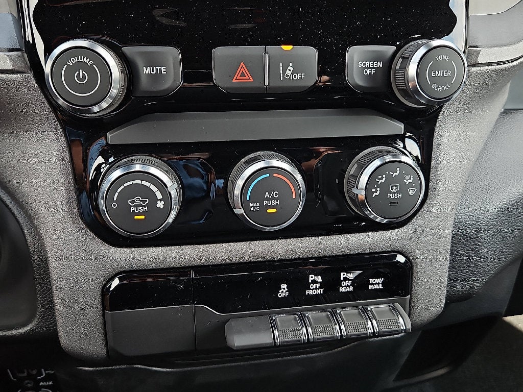 2027 RAM 1500 RAM 1500 EXPRESS CREW CAB 4X2 5'7' BOX