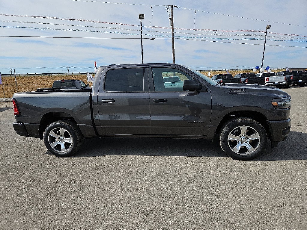 2027 RAM 1500 RAM 1500 EXPRESS CREW CAB 4X2 5'7' BOX