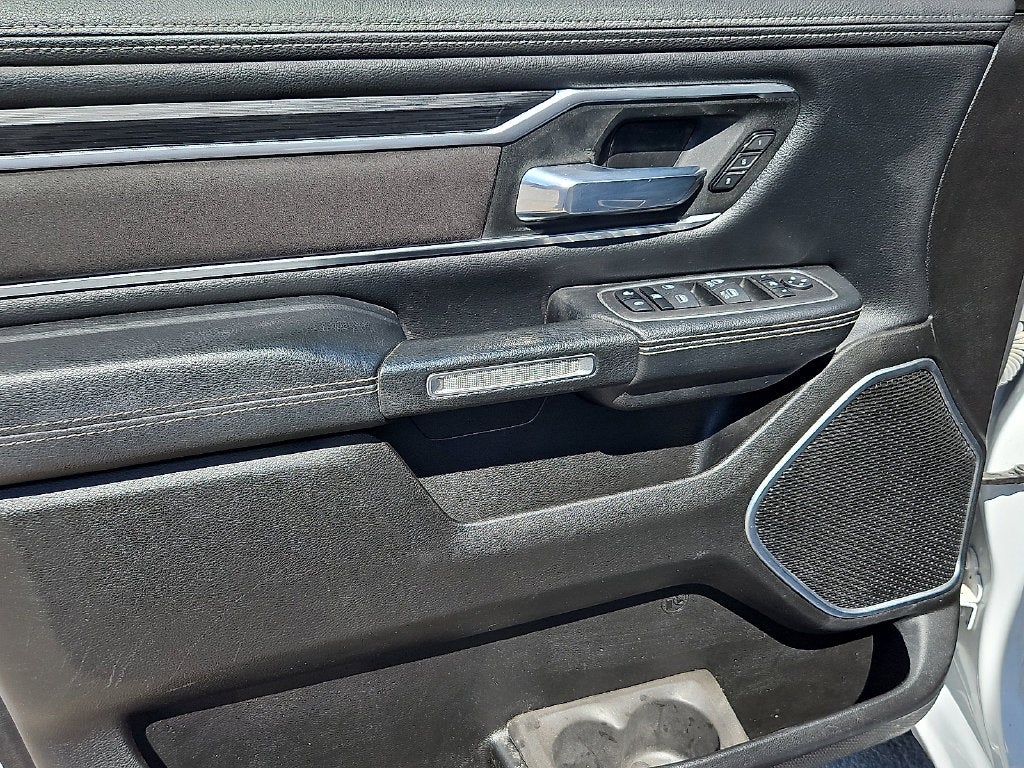 2023 RAM 1500 Laramie Crew Cab 4x2 5'7' Box