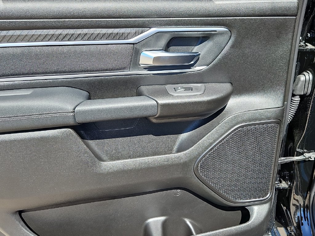 2027 RAM 1500 RAM 1500 LONE STAR CREW CAB 4X4 5'7' BOX