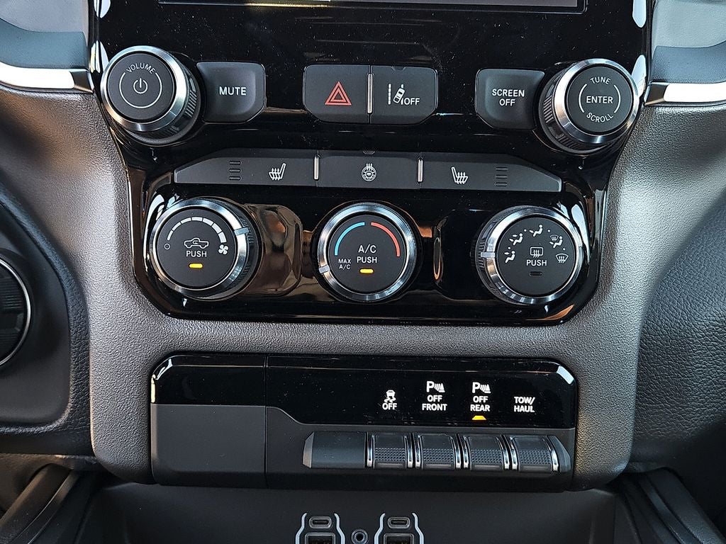 2026 RAM Ram 1500 RAM 1500 LONE STAR CREW CAB 4X4 5'7' BOX