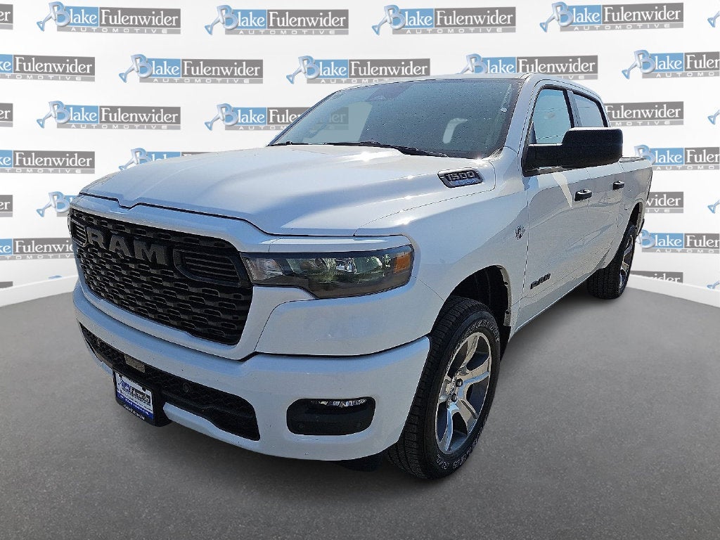 2026 RAM Ram 1500 RAM 1500 EXPRESS CREW CAB 4X4 5'7' BOX