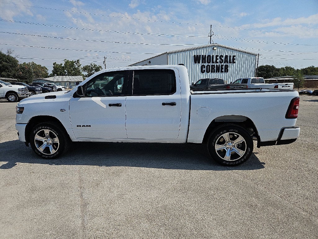 2026 RAM Ram 1500 RAM 1500 EXPRESS CREW CAB 4X4 5'7' BOX