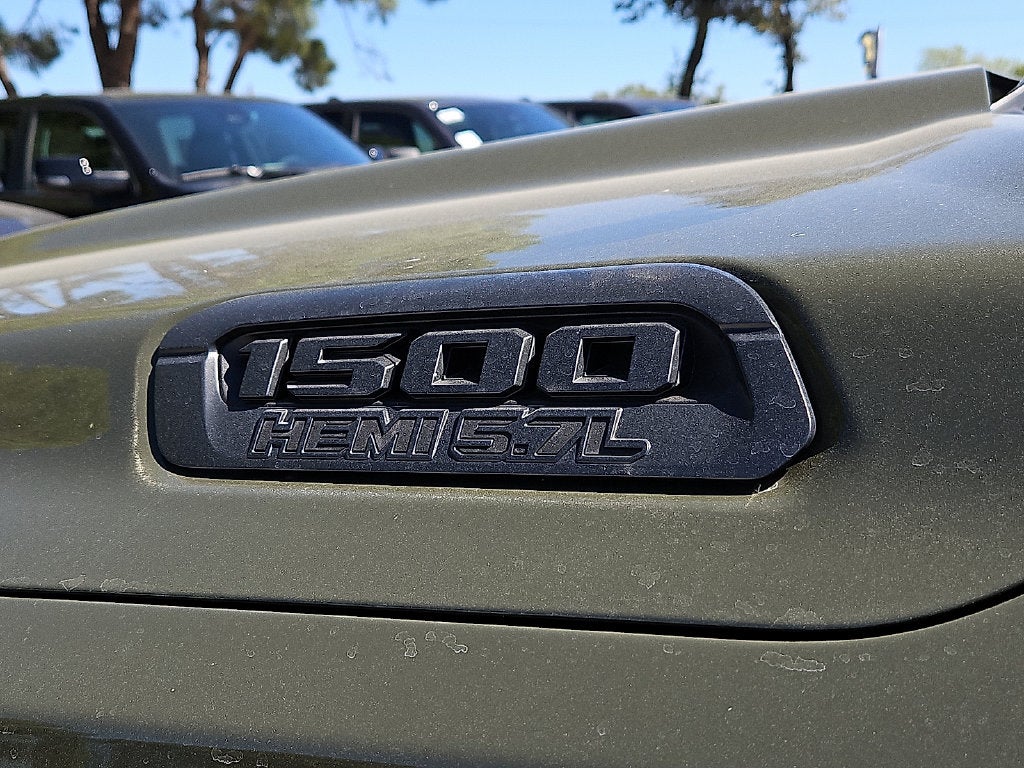 2027 RAM 1500 RAM 1500 WARLOCK CREW CAB 4X4 5'7' BOX