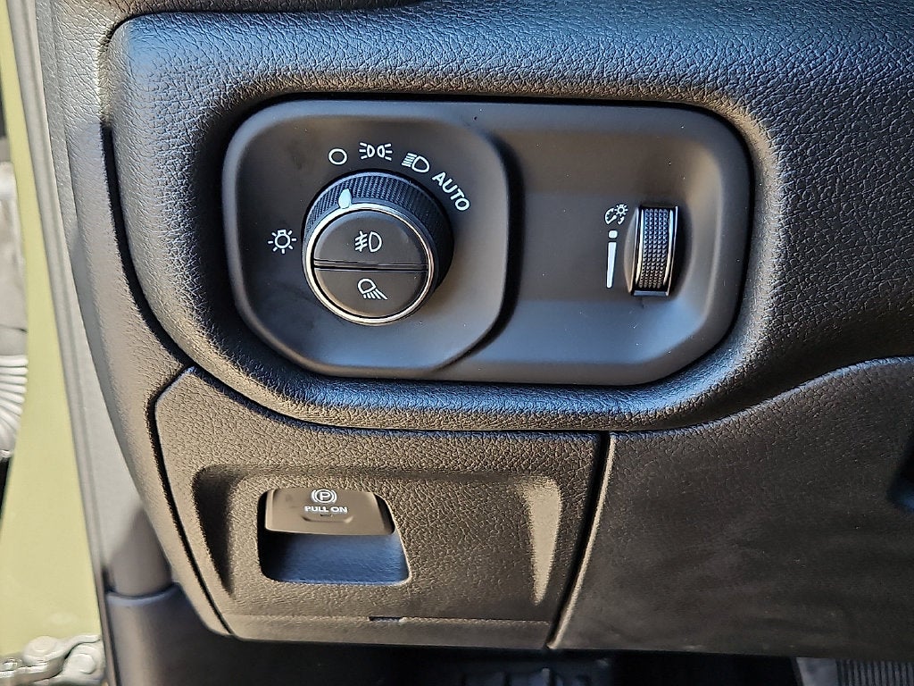 2027 RAM 1500 RAM 1500 WARLOCK CREW CAB 4X4 5'7' BOX