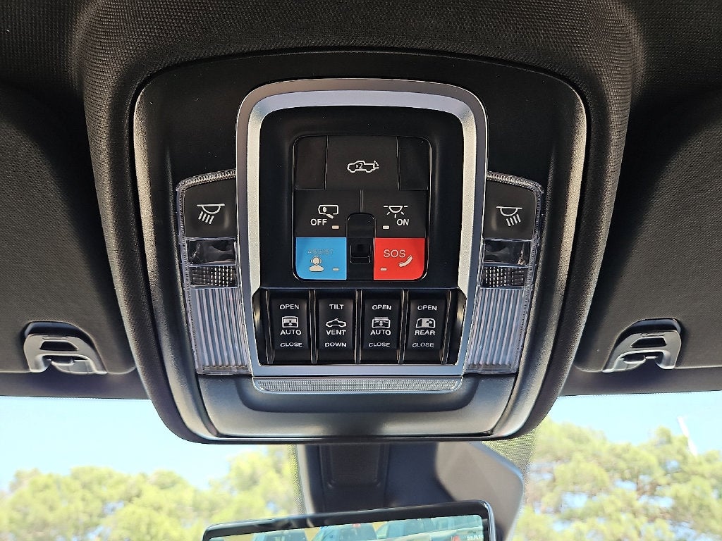 2027 RAM 1500 RAM 1500 LIMITED CREW CAB 4X4 5'7' BOX