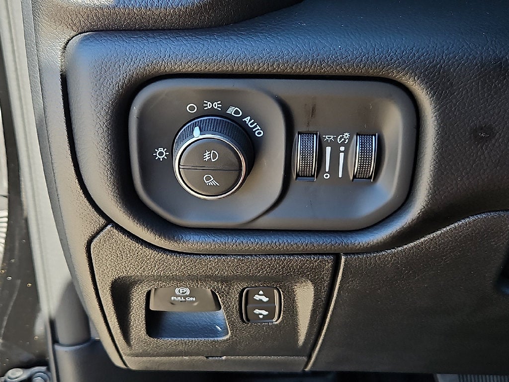 2027 RAM 1500 RAM 1500 LARAMIE CREW CAB 4X4 5'7' BOX