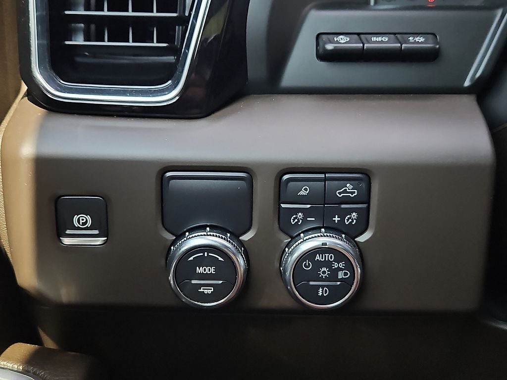 2024 GMC Sierra 1500 2WD Crew Cab Short Box Denali