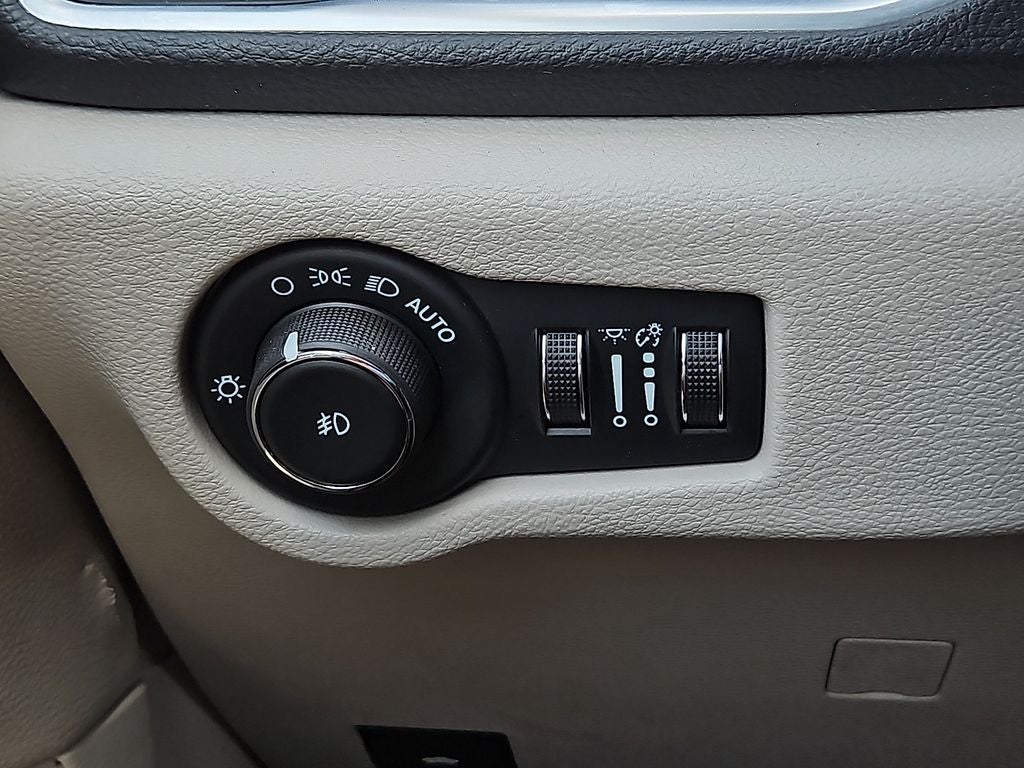2024 Chrysler Pacifica Limited - Photo 21