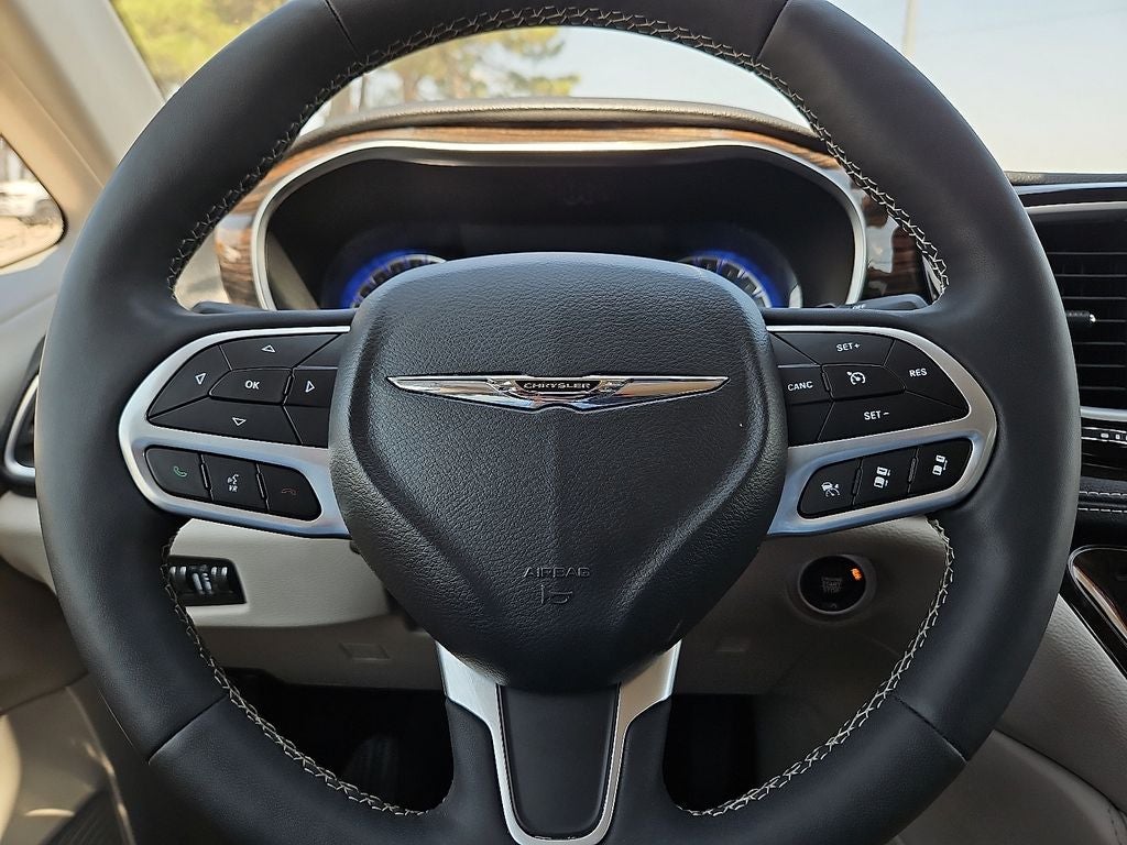 2024 Chrysler Pacifica Limited - Photo 30