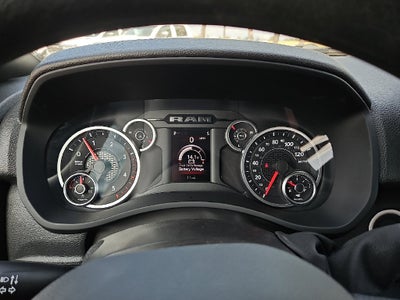2027 RAM 3500 RAM 3500 TRADESMAN CREW CAB 4X4 8' BOX