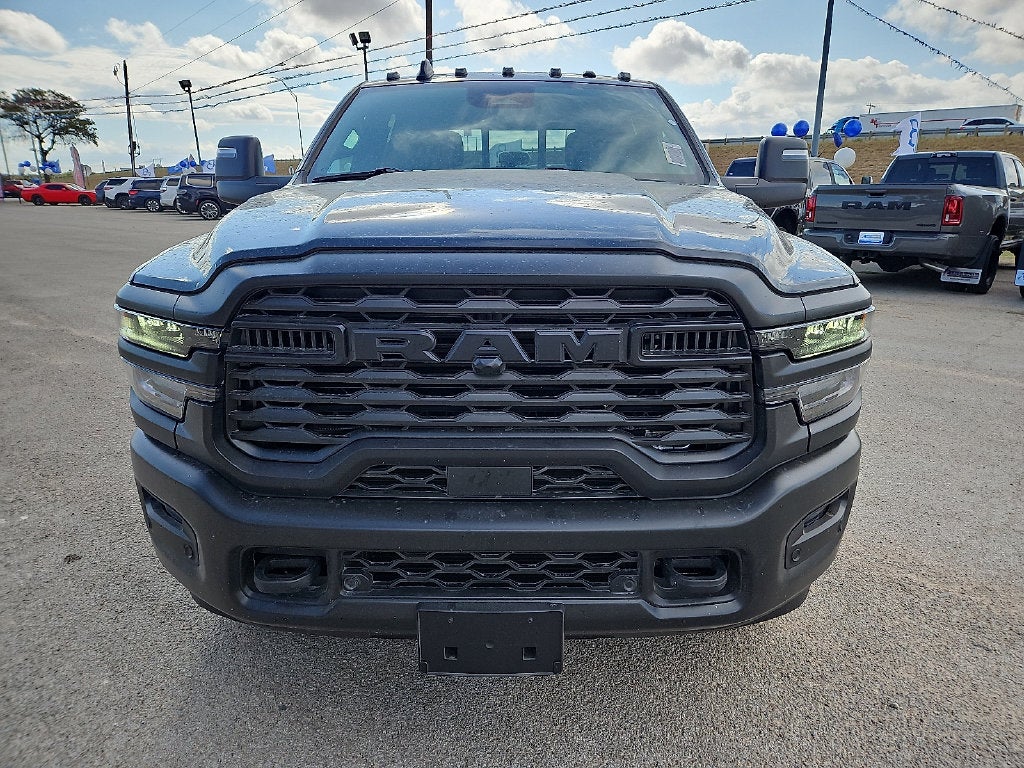 2027 RAM 3500 RAM 3500 TRADESMAN CREW CAB 4X4 8' BOX