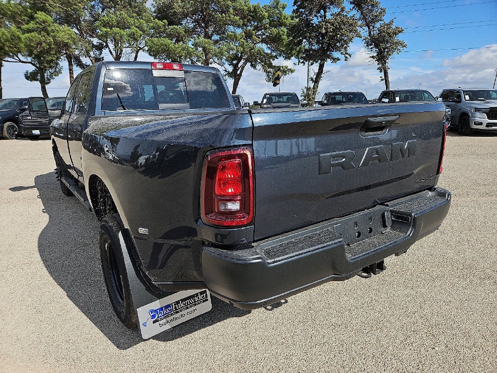 2027 RAM 3500 RAM 3500 TRADESMAN CREW CAB 4X4 8' BOX