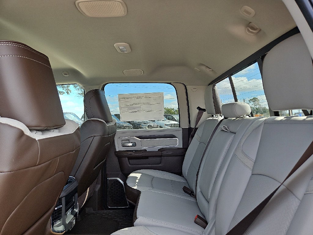 2027 RAM 3500 RAM 3500 LARAMIE CREW CAB 4X4 8' BOX