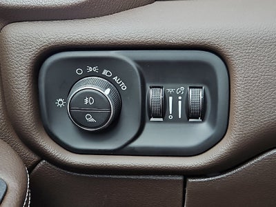 2027 RAM 3500 RAM 3500 LARAMIE CREW CAB 4X4 8' BOX