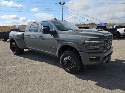 2027 RAM 3500 RAM 3500 LIMITED MEGA CAB 4X4 6'4' BOX