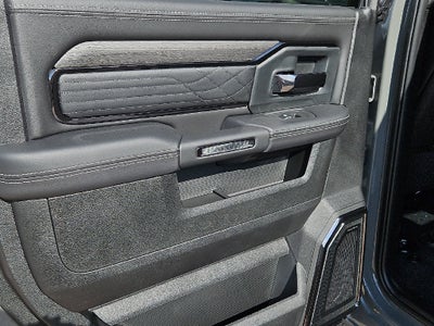 2027 RAM 3500 RAM 3500 LIMITED MEGA CAB 4X4 6'4' BOX