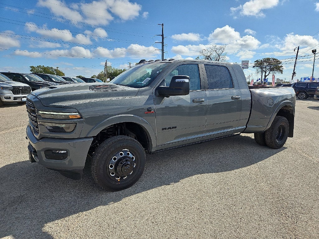 2027 RAM 3500 RAM 3500 LIMITED MEGA CAB 4X4 6'4' BOX