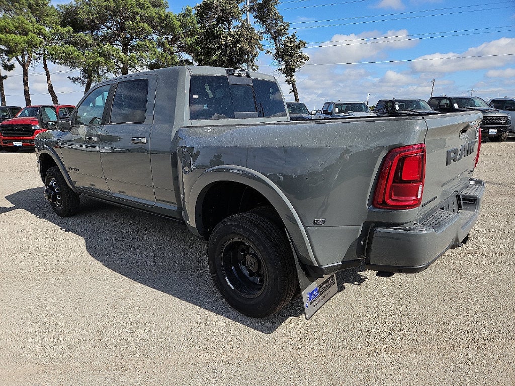 2027 RAM 3500 RAM 3500 LIMITED MEGA CAB 4X4 6'4' BOX