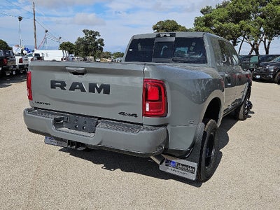 2027 RAM 3500 RAM 3500 LIMITED MEGA CAB 4X4 6'4' BOX