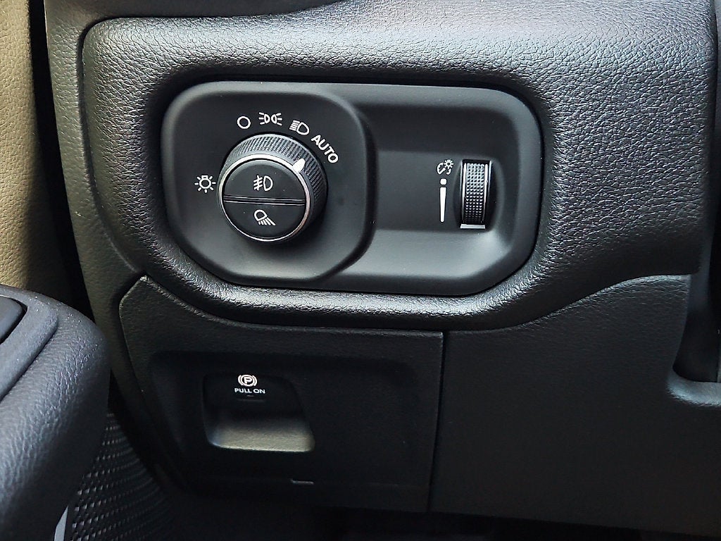 2026 RAM 1500 RAM 1500 WARLOCK CREW CAB 4X4 5'7' BOX