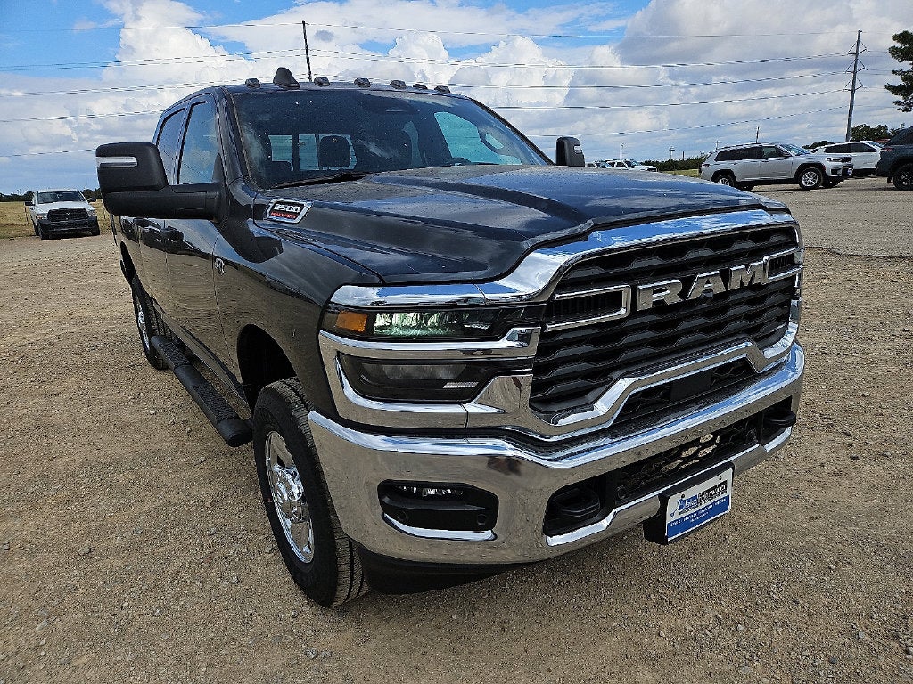 2027 RAM 2500 RAM 2500 TRADESMAN CREW CAB 4X4 6'4' BOX