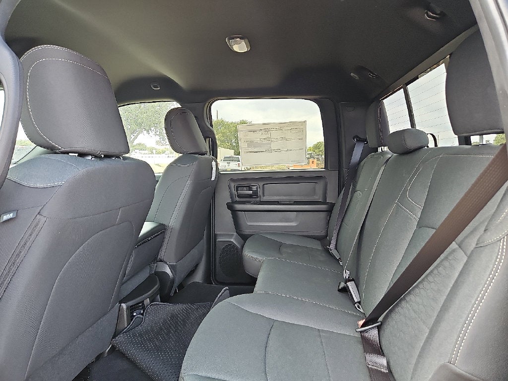 2027 RAM 2500 RAM 2500 TRADESMAN CREW CAB 4X4 6'4' BOX