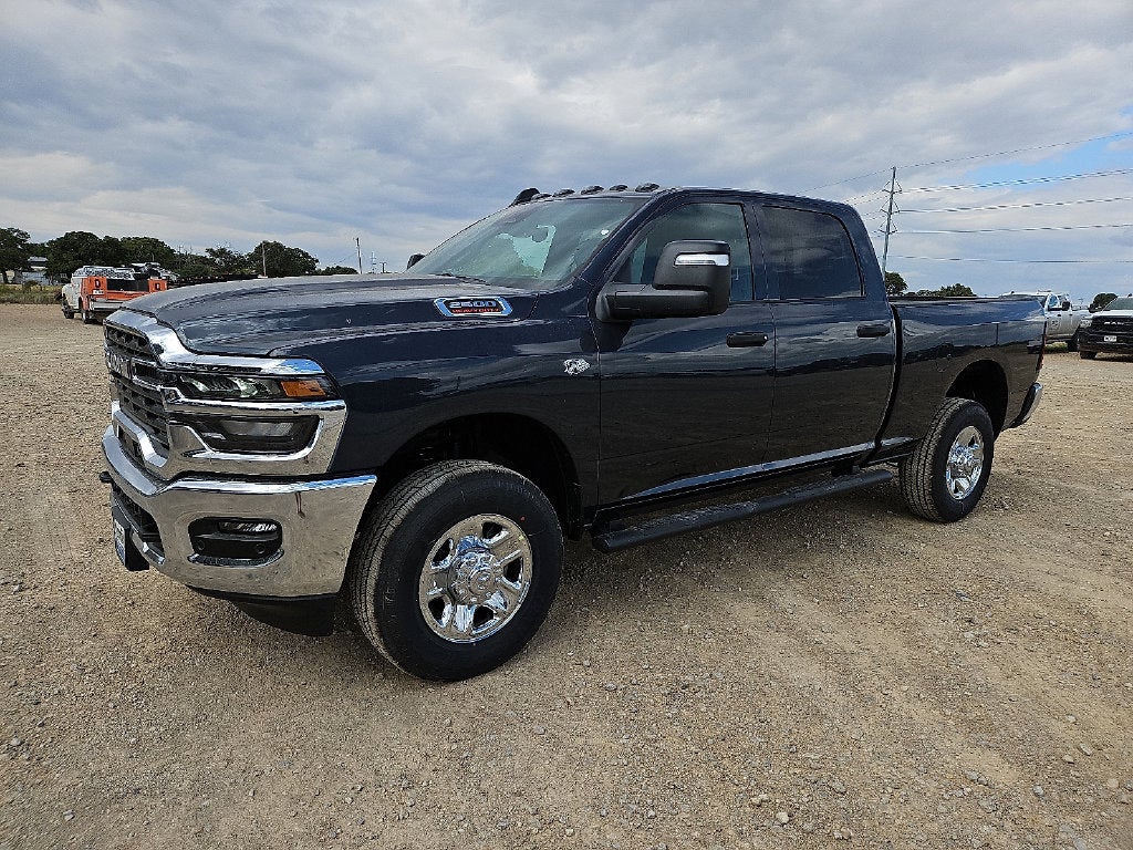 2027 RAM 2500 RAM 2500 TRADESMAN CREW CAB 4X4 6'4' BOX