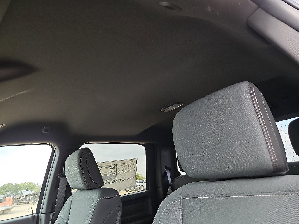 2027 RAM 2500 RAM 2500 TRADESMAN CREW CAB 4X4 6'4' BOX