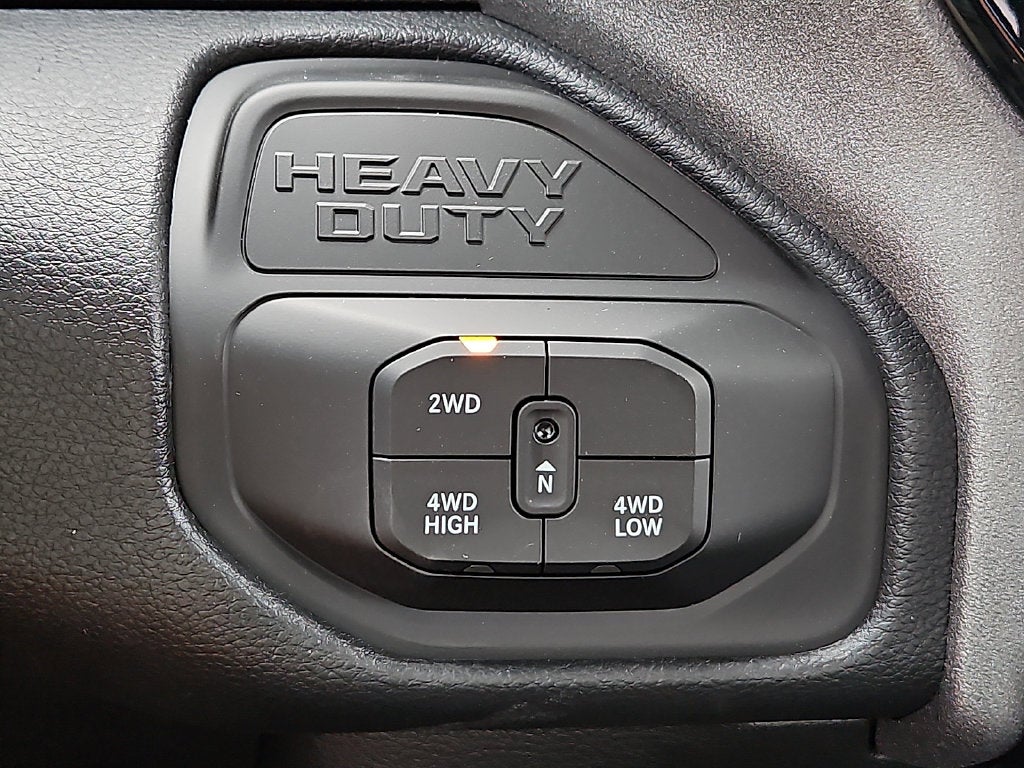 2027 RAM 2500 RAM 2500 TRADESMAN CREW CAB 4X4 6'4' BOX