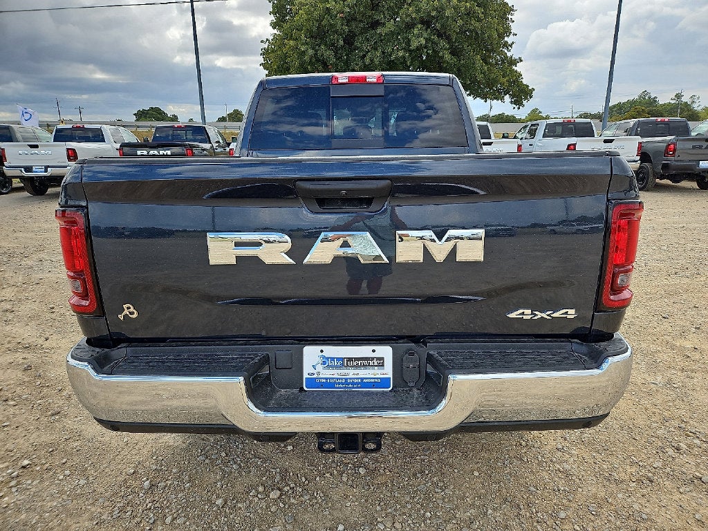 2027 RAM 2500 RAM 2500 TRADESMAN CREW CAB 4X4 6'4' BOX