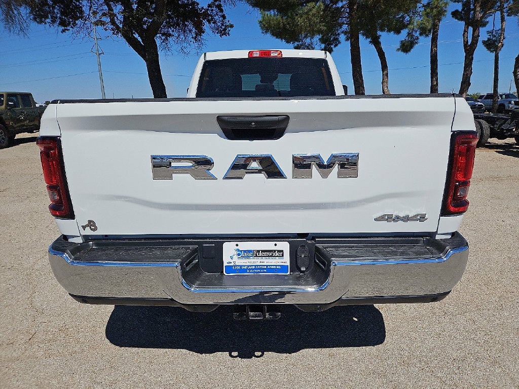 2027 RAM 2500 RAM 2500 TRADESMAN CREW CAB 4X4 8' BOX